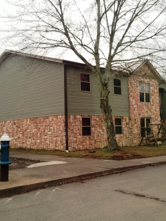 Building Photo - The Summit On Midland Trail