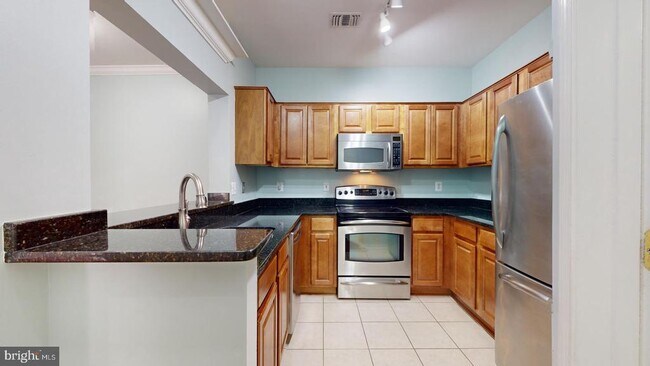 Building Photo - 4560 Strutfield Ln