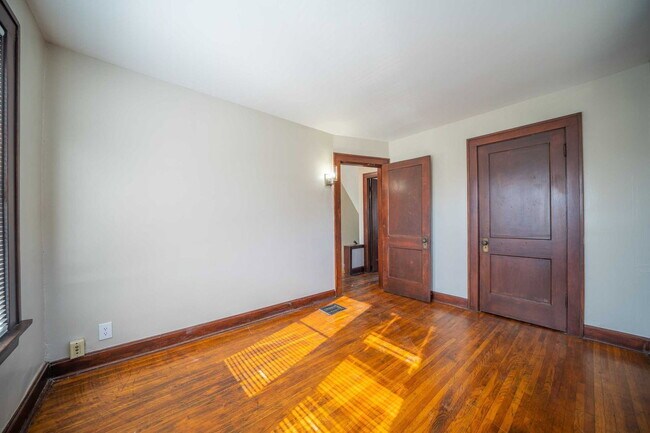 Foto del edificio - 119 E 7th Ave