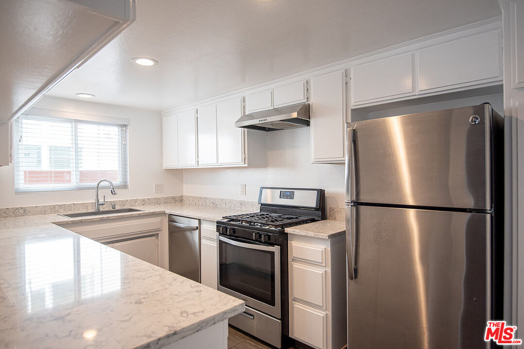 Foto principal - 3970 Moore St