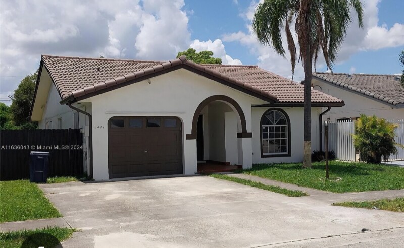 Primary Photo - 2424 SW 143rd Pl