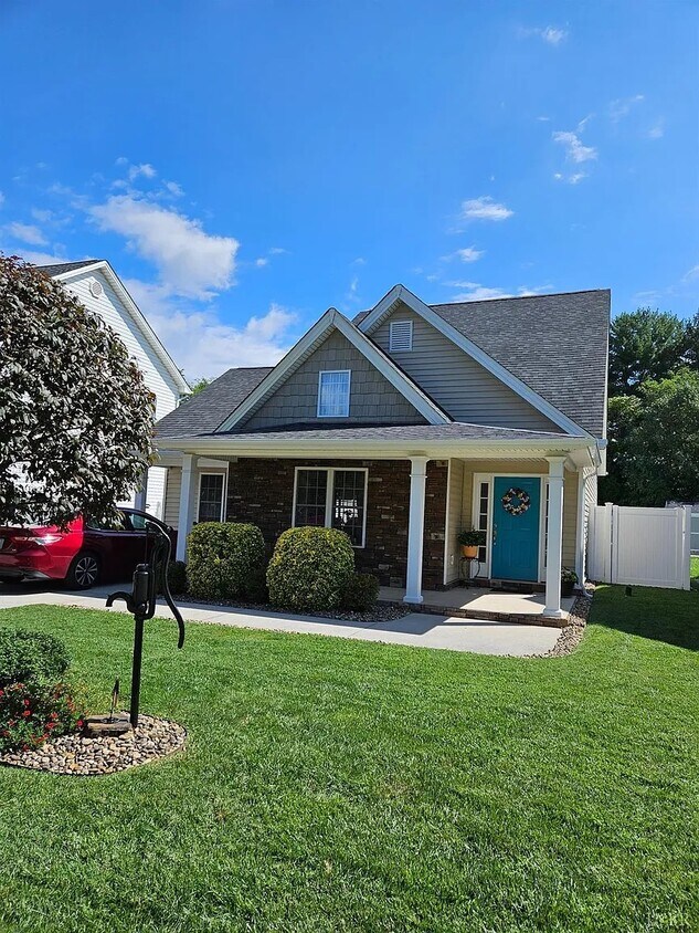 Foto principal - 509 Capstone Dr
