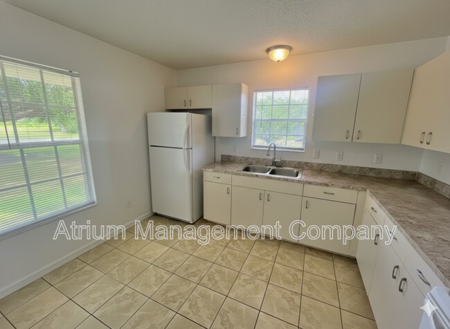 Building Photo - 3200 Hughey St