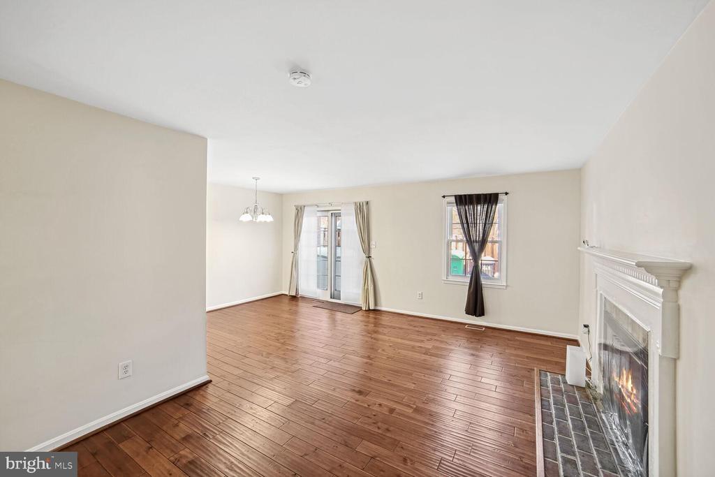 Primary Photo - 45 Longmeadow Dr