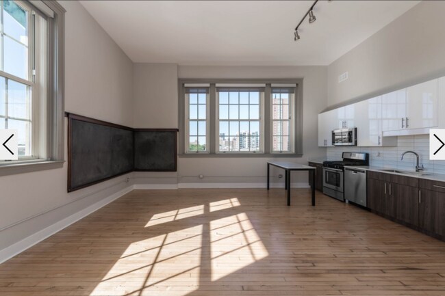 Foto del edificio - 4525 N Kenmore Ave