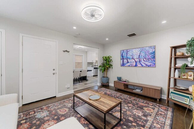 Foto del edificio - 5641 W 64th St