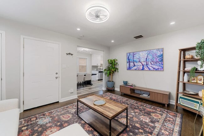 Building Photo - 5641 W 64th St