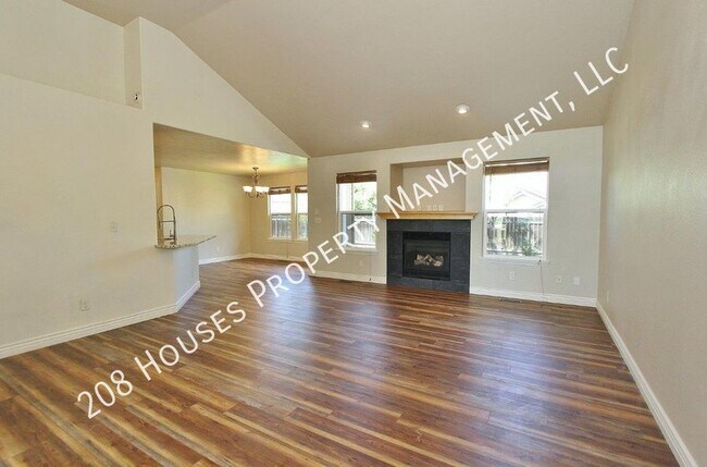 Building Photo - Immaculate Single-Level w/UBR Home