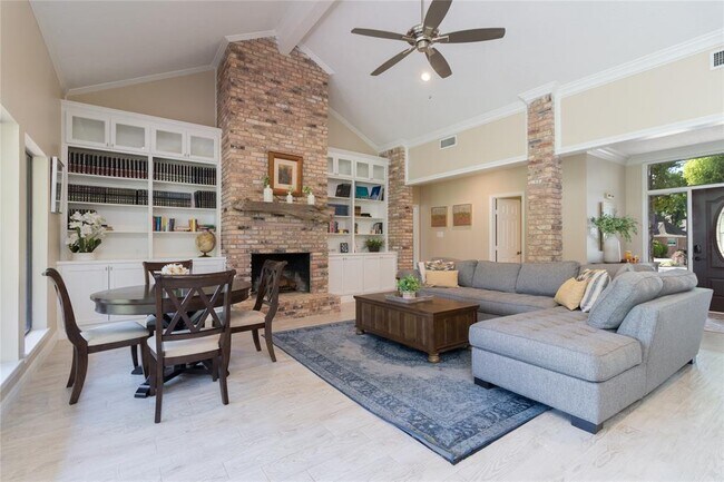 Building Photo - 4607 Breezy Point Dr