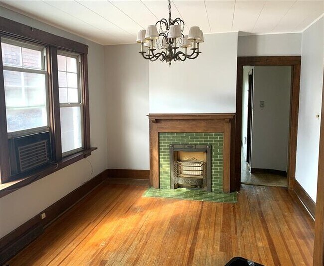 Foto del edificio - 5127 Liberty Ave