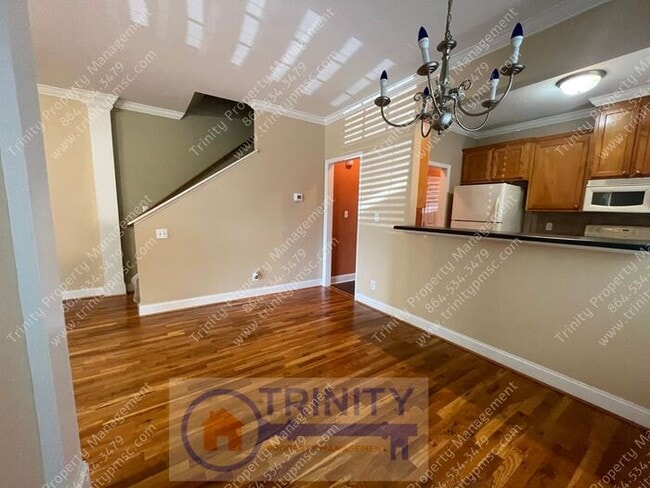 Building Photo - Dream Duplex Awaits: 3-Bedroom, 2-Bath Bea...