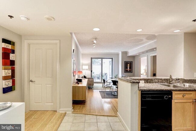 Foto del edificio - 777 7th St NW