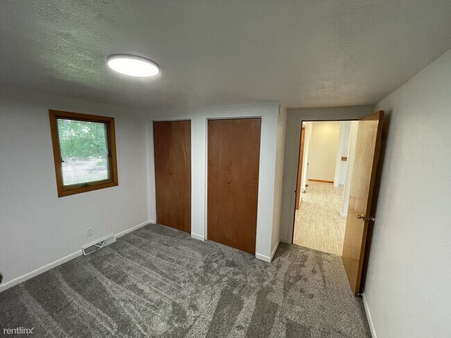 Building Photo - 3 br, 2 bath House - 248 Oak Grove Dr