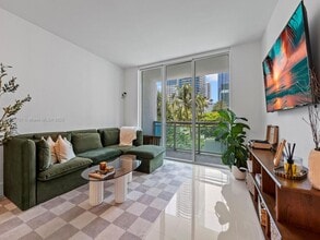 Building Photo - 950 Brickell Bay Dr