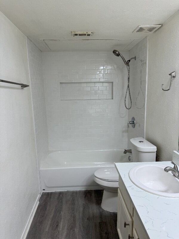 Primary Photo - 5414 Lakeview Pkwy