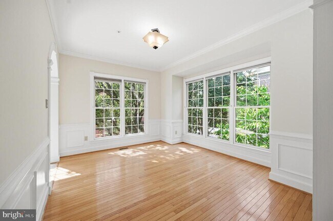 Foto del edificio - 6030 Kelsey Ct