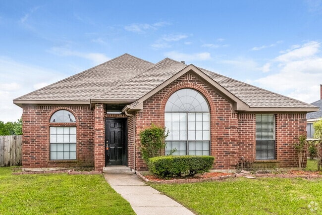 Building Photo - 2624 Beeman Dr
