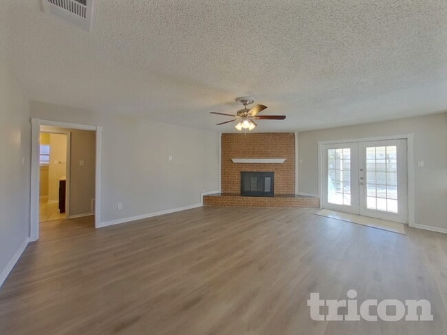 Foto del edificio - 1012 Wembley Rd