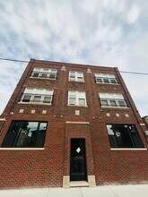 Building Photo - 5852 W Higgins Ave Building Photo - 5852 W Higgins Ave