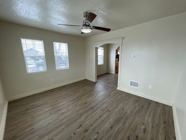 Foto del edificio - Country Living in Culver - 2 Bedroom / 1 Bath Home