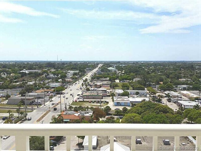 Building Photo - 350 N Federal Hwy