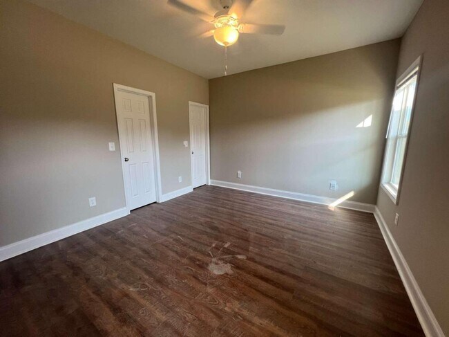 Building Photo - 510 Liberty Pk Dr