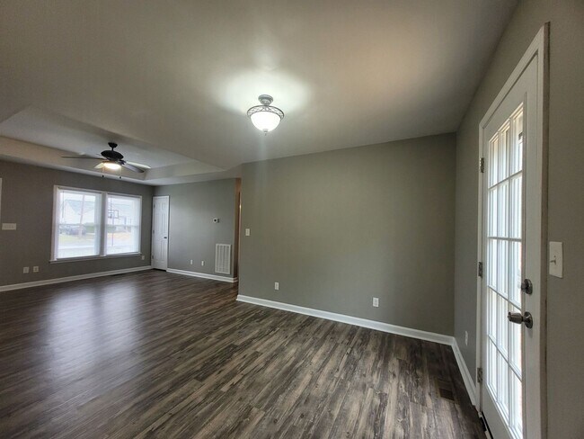 Building Photo - 815 Princeton Cir