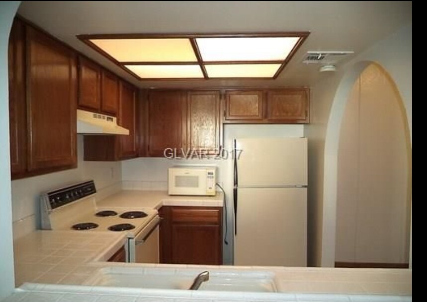 Foto del edificio - 6165 W Oakey Blvd