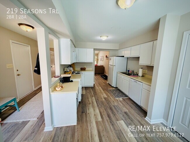 Foto del edificio - 219 Seasons Trail