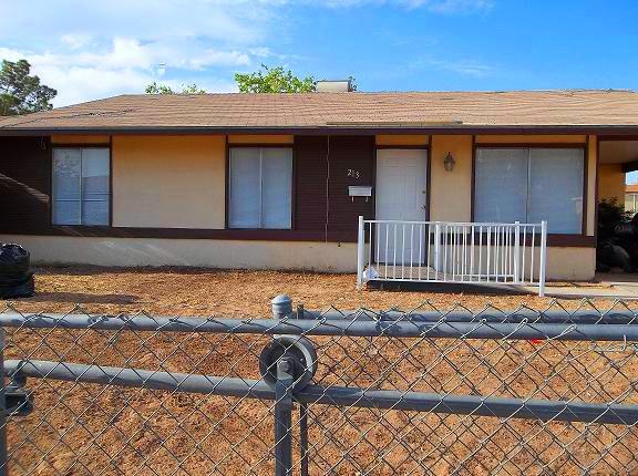 Building Photo - 213 Ash St