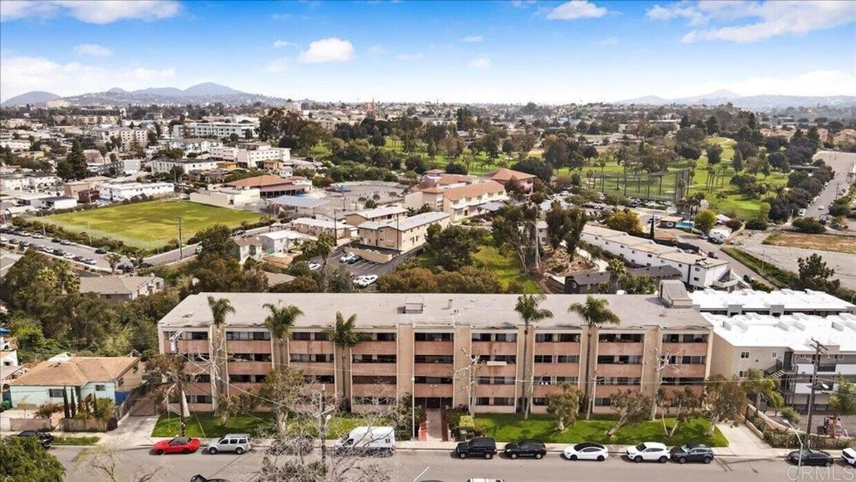 Foto del edificio - Condo 2 Bed / 2 Bath – In-Unit Laundry – C...