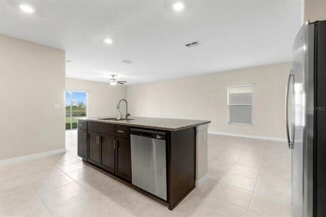 Foto del edificio - 15621 Spice Key St