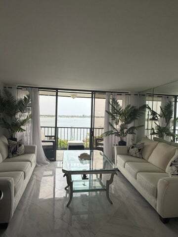 Foto del edificio - 5200 N Flagler Dr