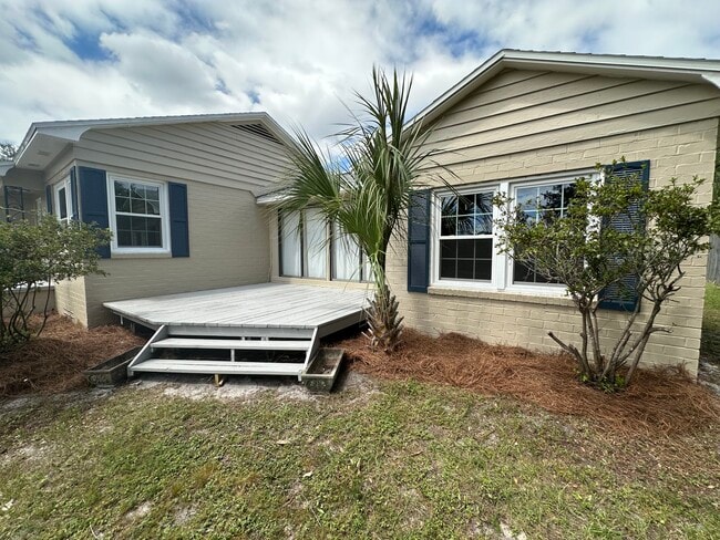 Foto del edificio - 1215 Dewitt St