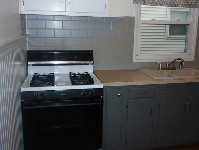 Kitchen view - 937 California St NW