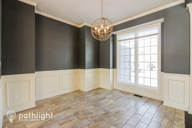 Building Photo - 5909 NE Coral Cir, Lee's Summit, MO, 64064