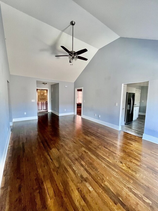 Building Photo - 509 Hickory Cir