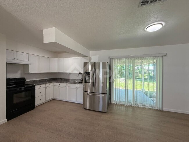 Building Photo - 5014 Galahad Dr