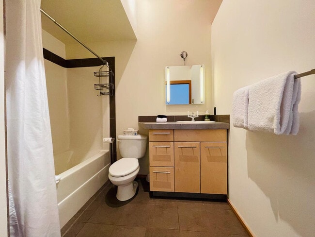 Building Photo - 16 Manitou Rd