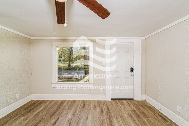 Foto del edificio - 608 77th Way S