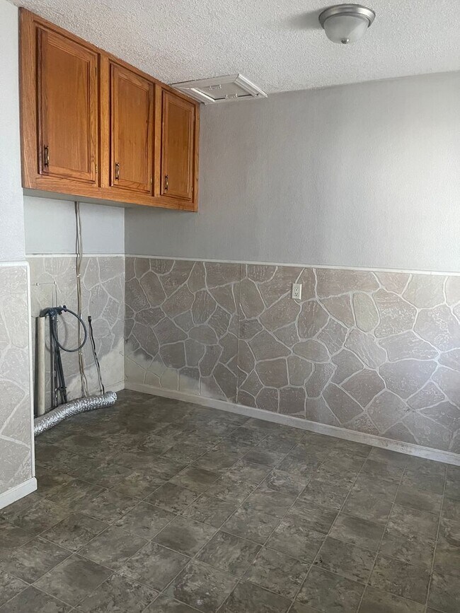 Foto del edificio - Charming 2 Bed 1 Bath Home : Aurora MO