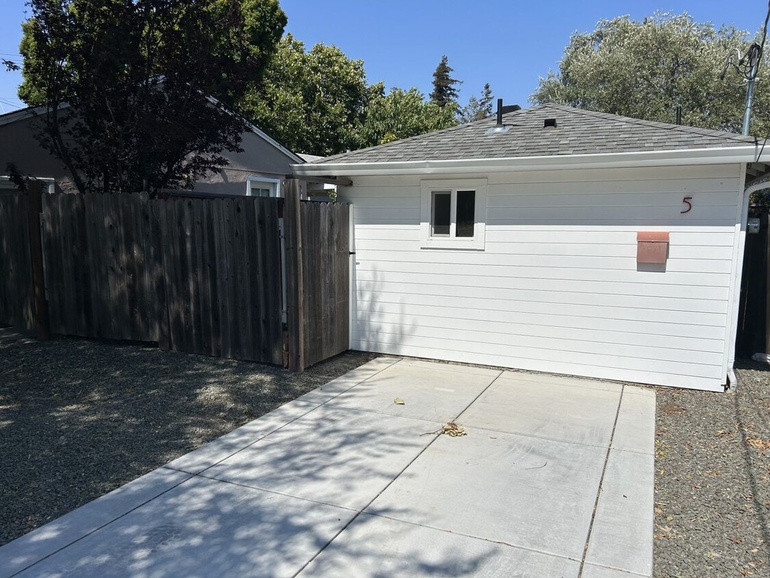 Amazing Super Cute Stand-Alone Studio in Benicia - Amazing Super Cute Stand-Alone Studio in Benicia