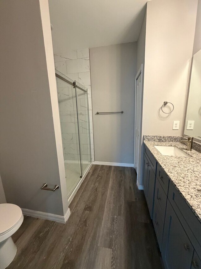 Foto del edificio - 1156 Melville Rd