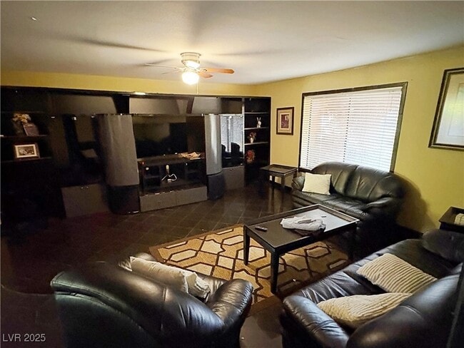 Building Photo - 3167 El Cedro Cir