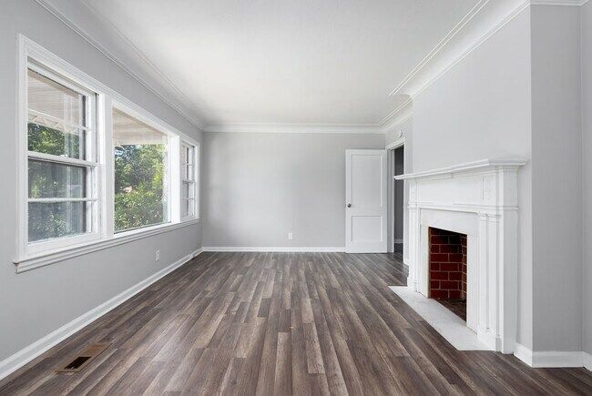 Building Photo - 2819 Gardenia St