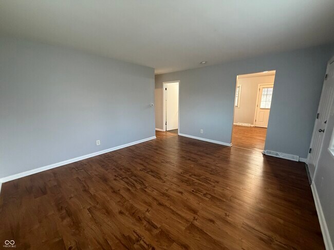 Building Photo - 2789 E Hanna Ave