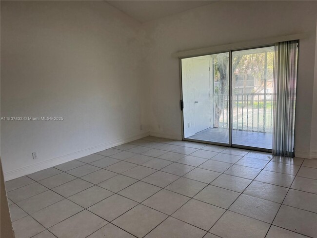 Building Photo - 9515 SW 138th Pl
