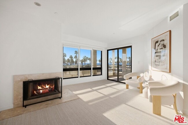 Foto del edificio - 130 Ocean Park Blvd