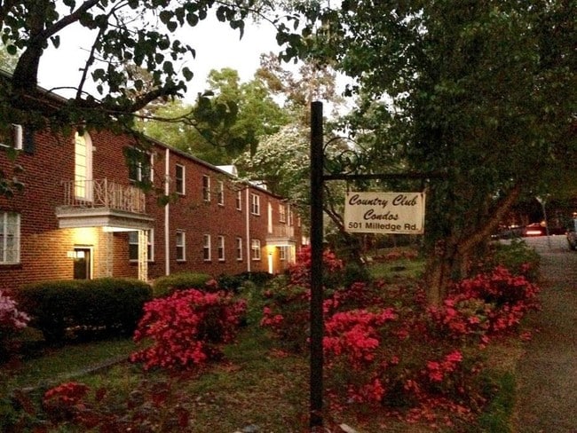 Country Club Hills - 501 Milledge Rd