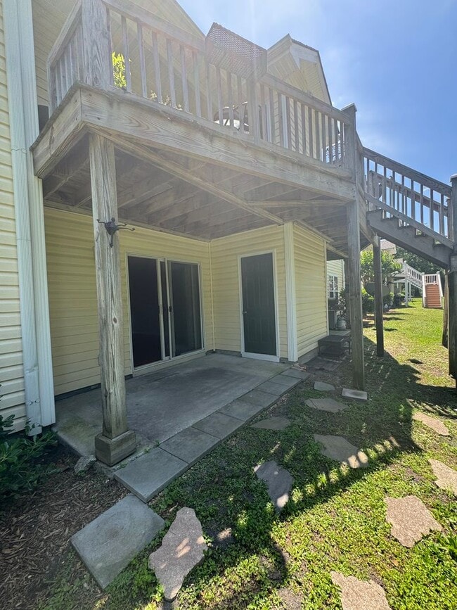 Building Photo - McClelland Drive Unit 102